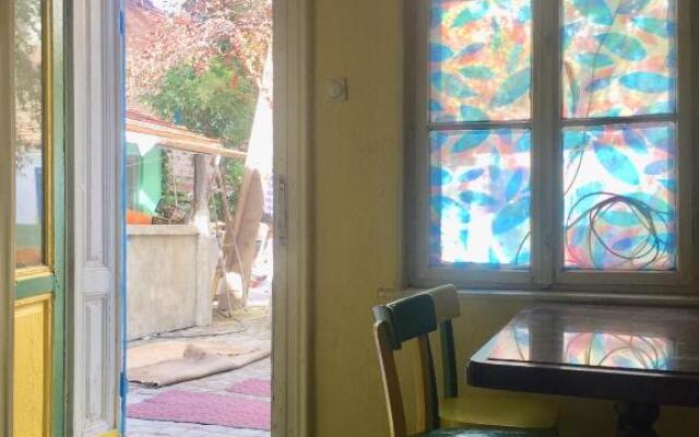 HI Youth and Business Apartments