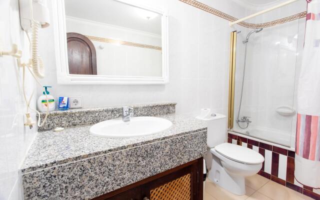 Altamar 28 with terrace&pool By CanariasGetaway