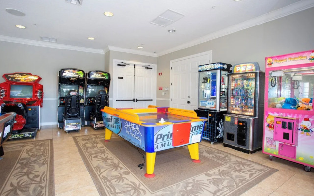 Magnificent 2 Bedroom Apartment Vista Cay Resort 107