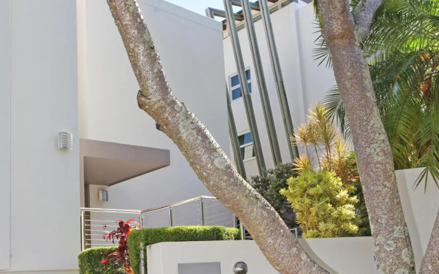 Windmill 4 - Two Bedroom Beachside Apartment on Parkyn Parade!