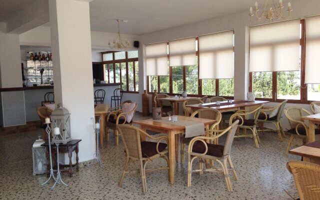 Hostal Cala Llombards