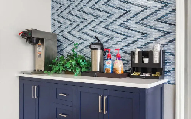 Suburban Studios Orange Park - Jacksonville near Naval Air Station