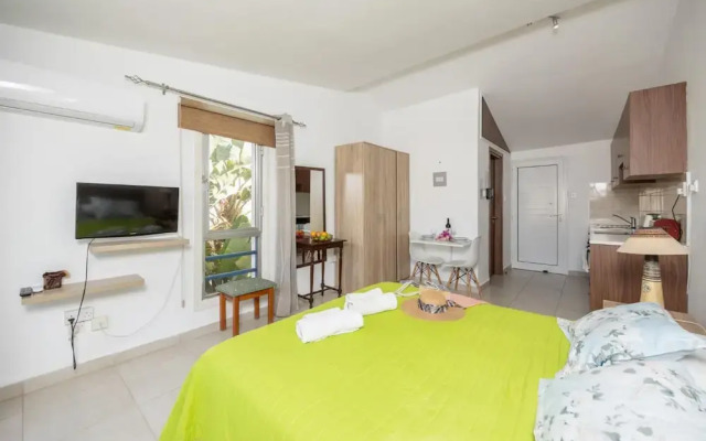 Emilia 11 in Latchi With 1 Bedrooms and 1 Bathrooms