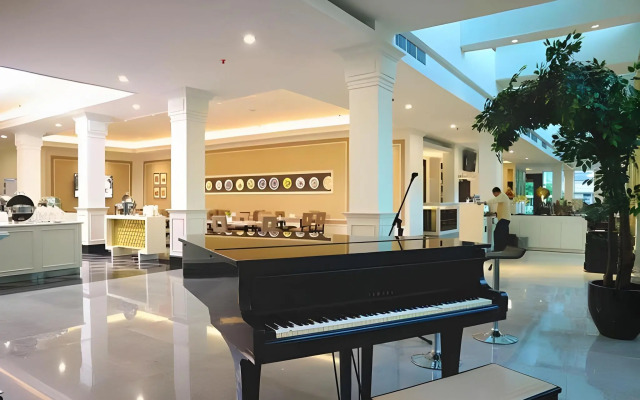 Grand Mahkota Hotel