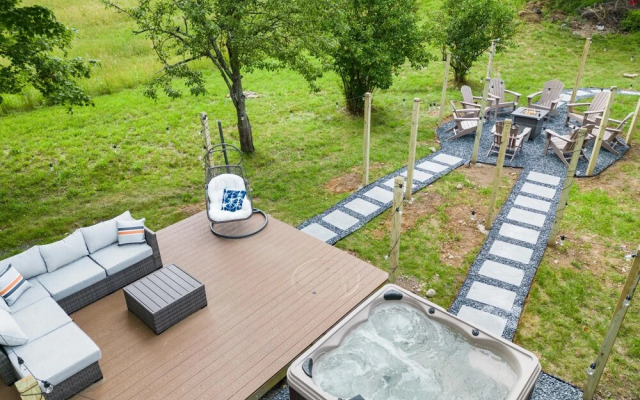 Pocono Pines by Boutiq