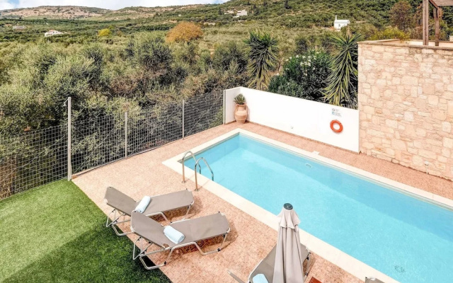 Villa in Kalamitsi Near White Mountains
