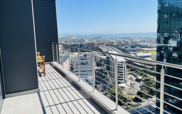 Urban Elephant 16 on Bree