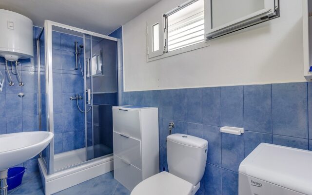 Apartments and Room Rukonic