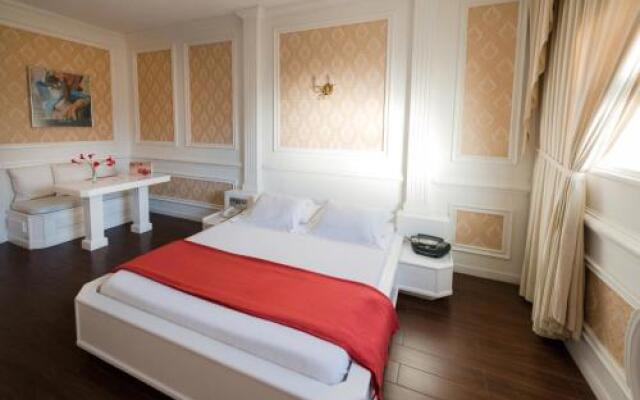 Auto Hotel Omni