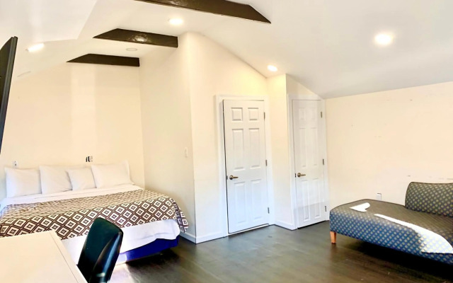 Penn Lodge Hotel & Suites