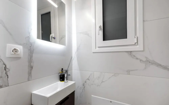 Cozyopolis - Timeless 3-BR in Athens