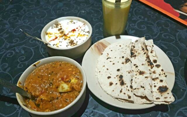 Goroomgo Dylan Cafe & Guest Jodhpur