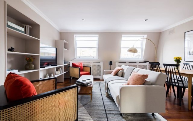The Chelsea Corner - Stylish 2BDR with Rooftop Terrace