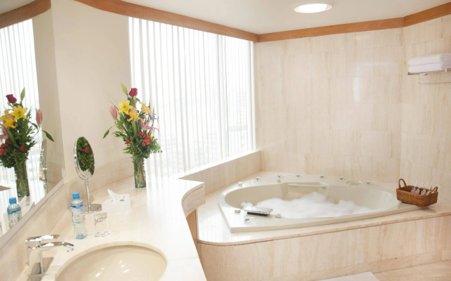 Hotel Estelar Miraflores