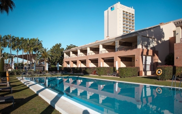 Deluxe Villas Don Carlos Resort