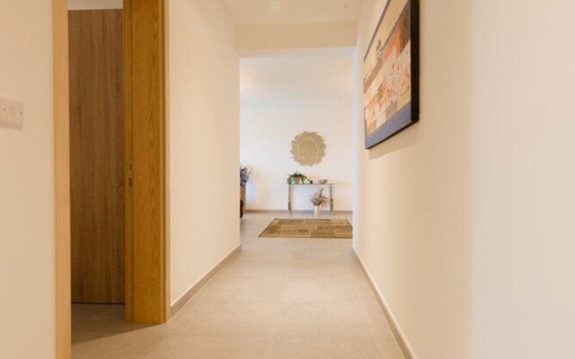 Seafront Luxury APT With Pool