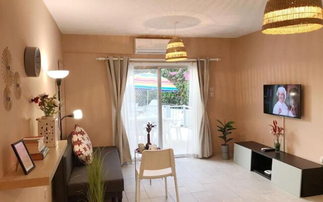 Seaside Maisonette 200M from sea