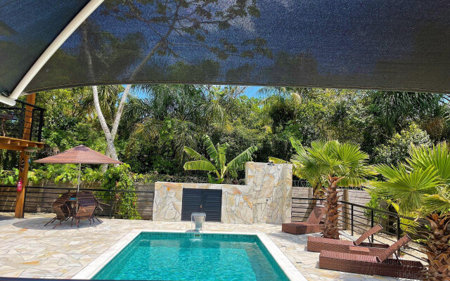 Casa Privativa com Piscina na Ferrugem