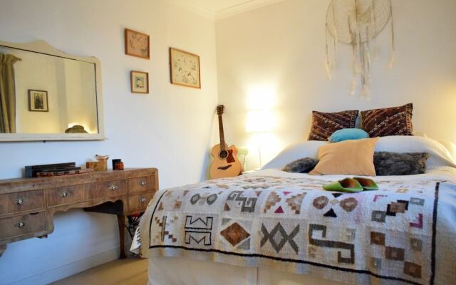 2 Bedroom Flat in West London
