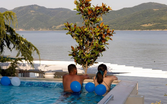 . RIVIERA 990 - Camere de Inchiriat