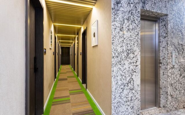 Townhouse OAK Hotel Oasis Blue