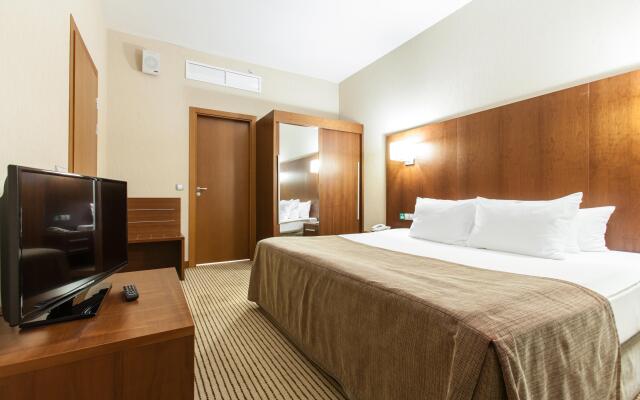 HolidayHall Samara Hotel