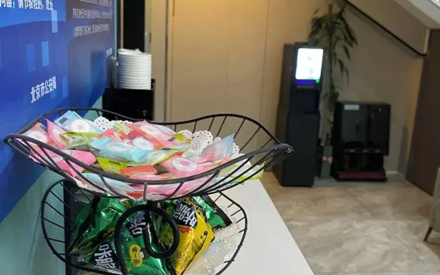 DequanHotel ShifoyingSubwayStationBranch