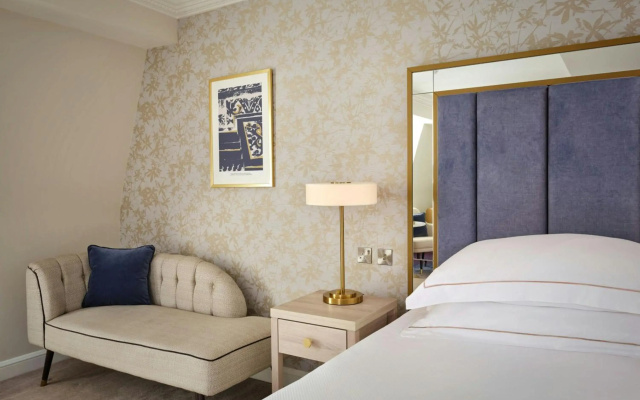 The College Green Hotel Dublin, Autograph Collection