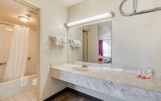 OYO Hotel Waco University Area/ I-35