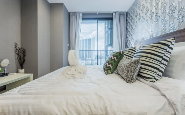 HIC at Night Bazaar 721