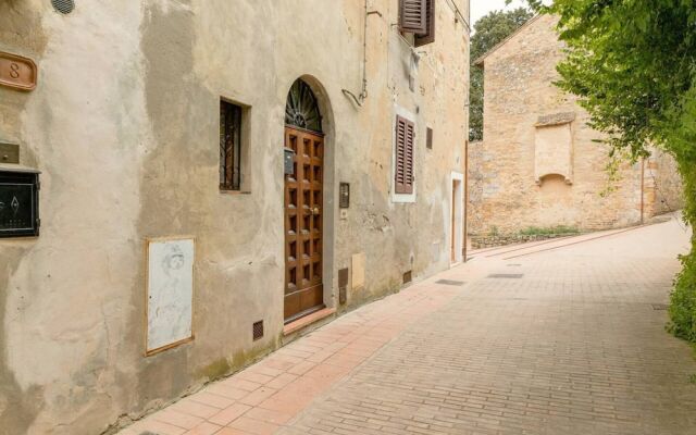 Stylish Luxury Loft Sleeps 4 San Gimignano Tuscany