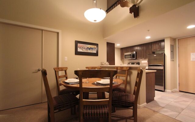 Tyndall Stone by Whistler Retreats