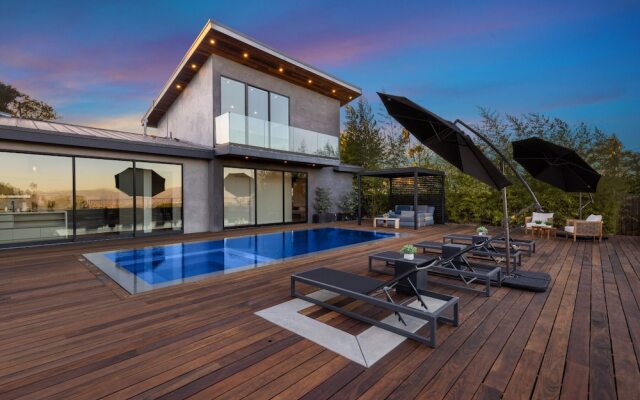 Skyline Luxury Haven