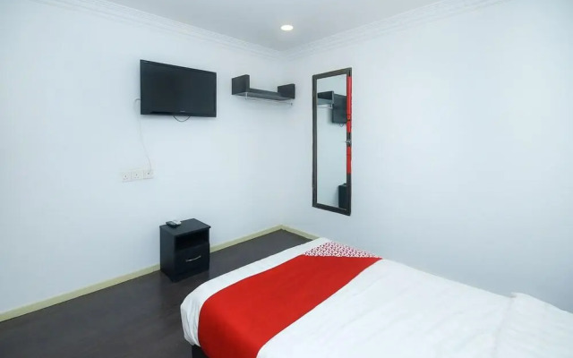 River Inn by OYO Rooms