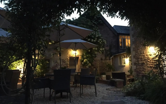 Glewstone Court Country House Hotel