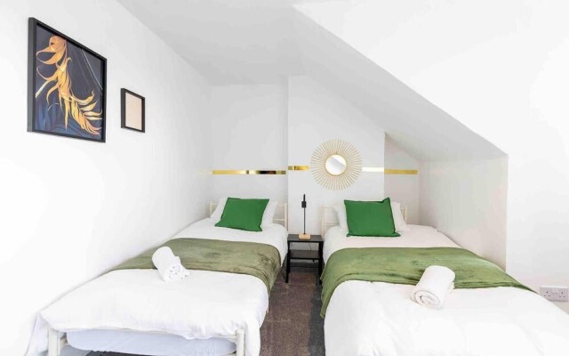 Cosy 3 Bed- Pet Friendly-free Parking-city Centre