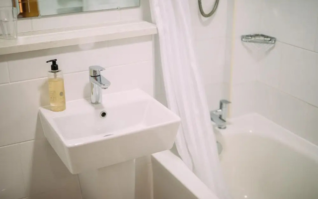 The Valley Hotel & Carriage Gardens