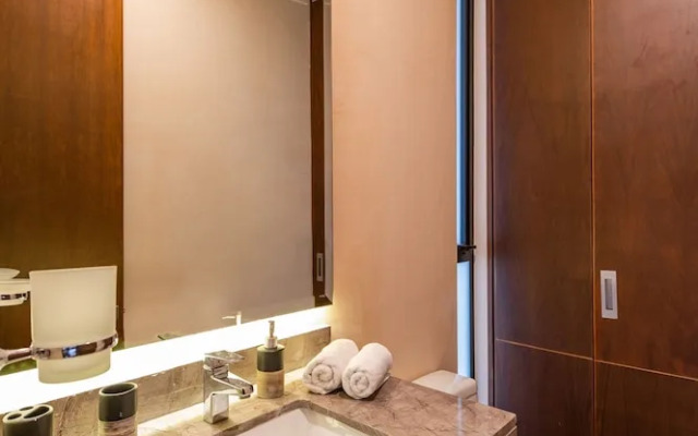 Two Bedroom Luxury Apartment by TuLuna