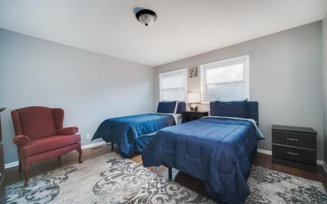 Mid-city Serenity Downstairs