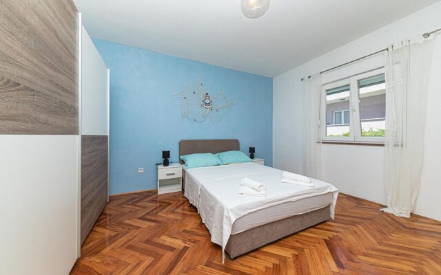 Beautiful Home in Kastel Stari With Wifi and 2 Bedrooms