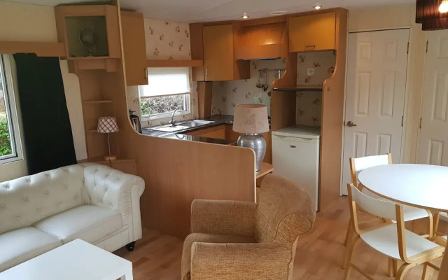 Comfortable Chalet in Schoonloo with Garden near Beach