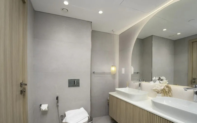 Stunning 2 BR in the heart of Downtown