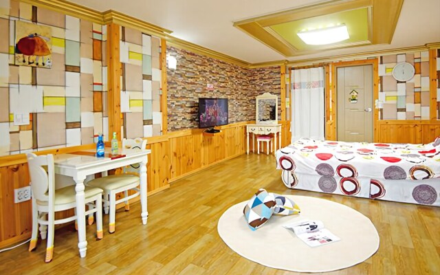 Geoje Dojangpo Pension