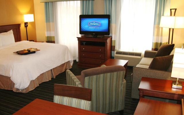 Hampton Inn & Suites by Hilton Toronto Airport