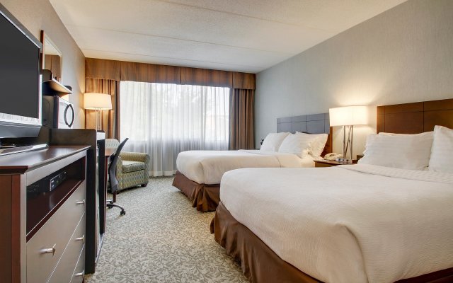 Holiday Inn Westbury - Long Island, an IHG Hotel