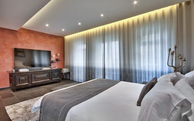 U Collection Suites & Apartments