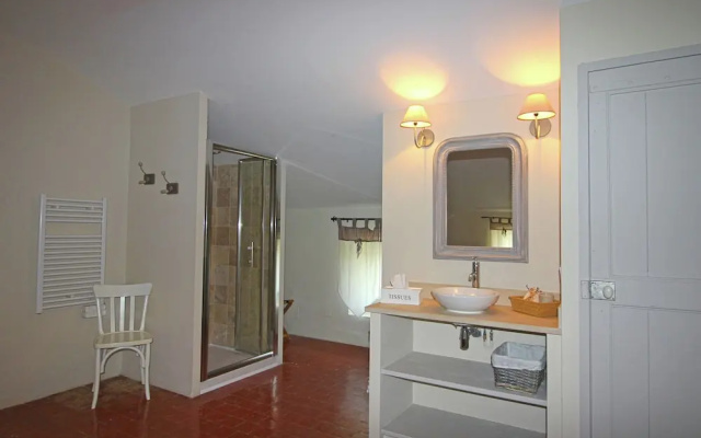 Mountain Villa in Carpentras With Pool & Majestic Views