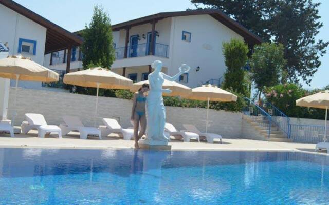 Queen Aphrodite Hotel