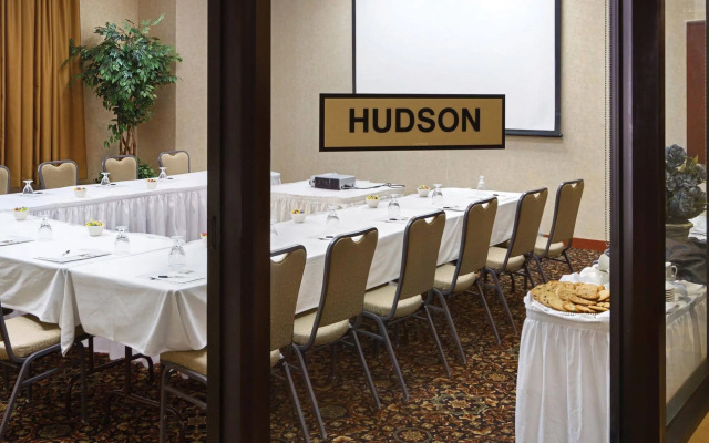 Radisson Hotel Bismarck