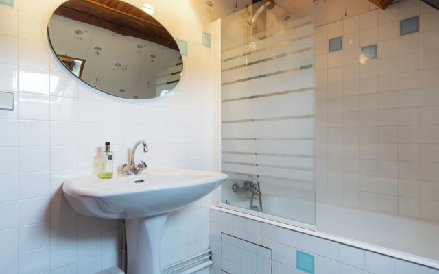 Luxurious Holiday Home in Montrichard with Pool